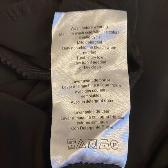 A Pea in the Pod Black V-neck Long Sleeve Top - Picture 9 of 9